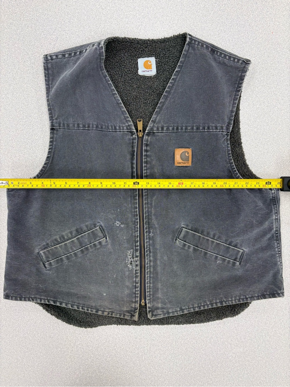 Carhartt Charcoal Gray Sherpa-Lined Zip Vest Mens Size Large.